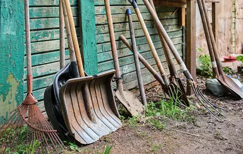 Guide jardinage : Faut-il bêcher son jardin avant l'hiver ?